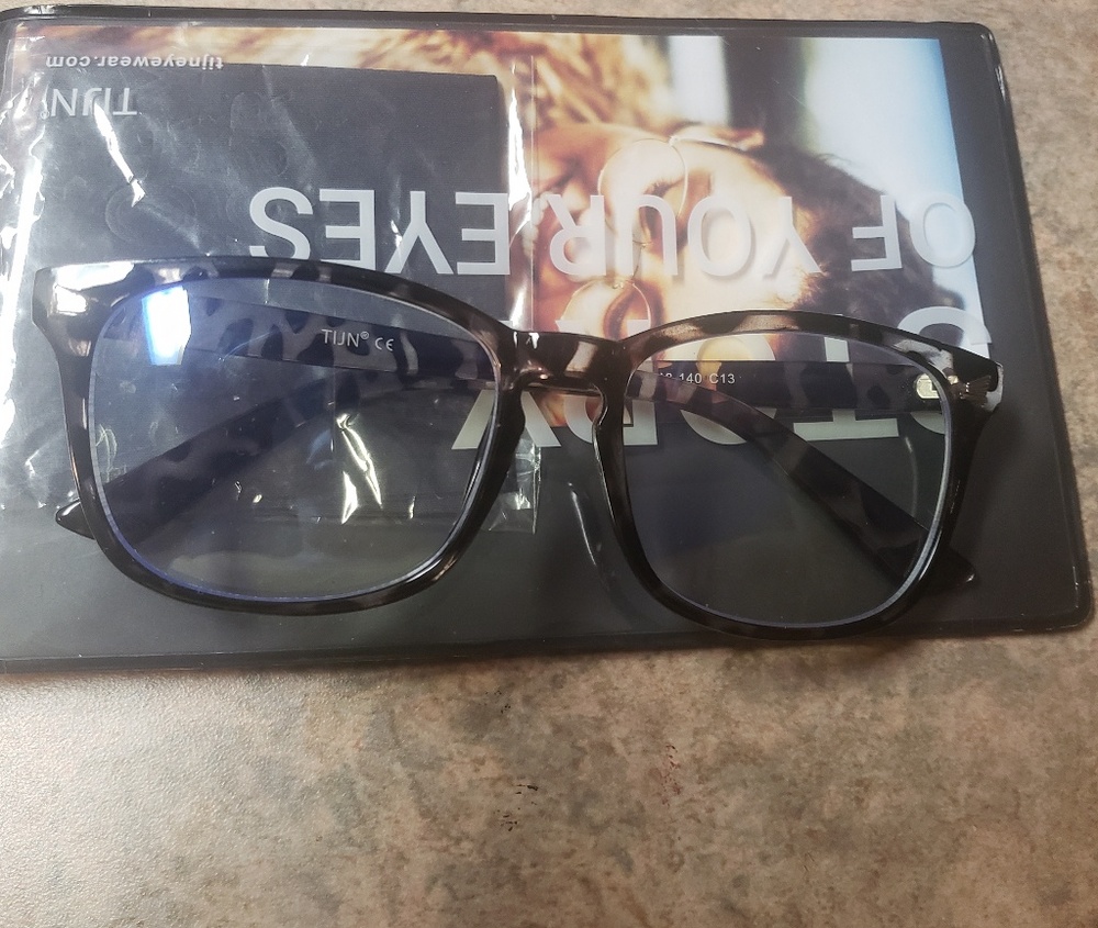 Tijn Wayfair style blue light blocking glasses